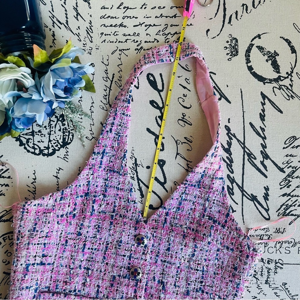 Chanel Pink Tweed Halter Vest Crop Top with Silk Lining & Deco Buttons / FR 38 - Picture 9 of 16